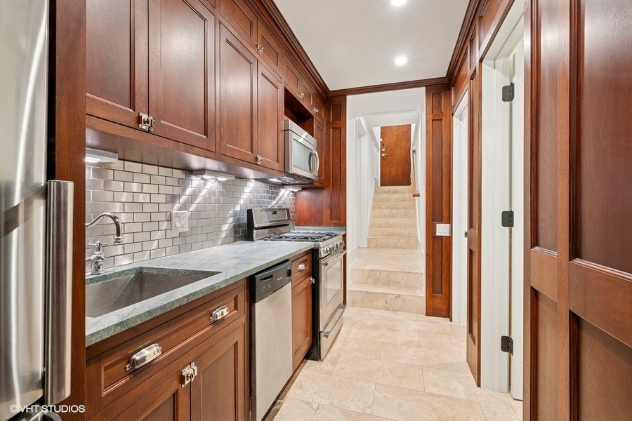 746 W Belden Avenue Unit: 1