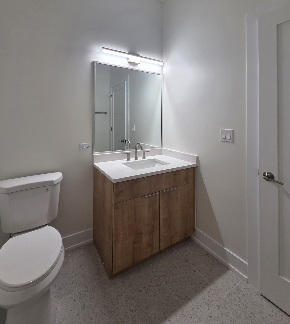 1537 N ORLEANS Avenue Unit: 5F