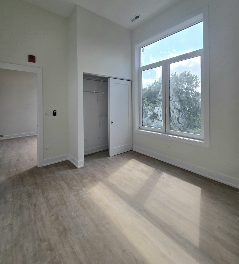 1537 N ORLEANS Avenue Unit: 5F