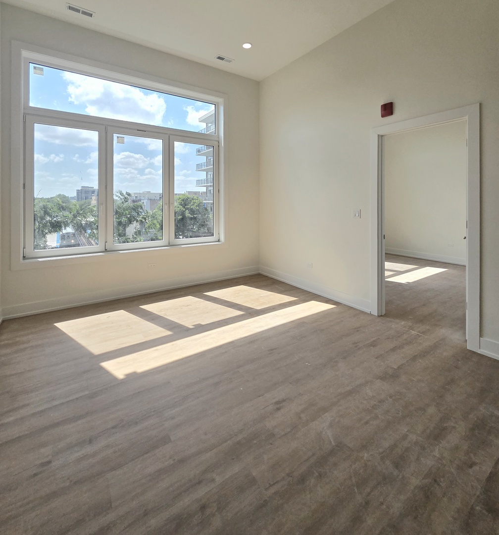 1537 N ORLEANS Avenue Unit: 5F