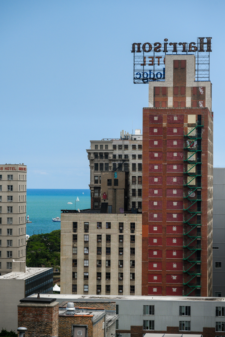 600 S DEARBORN Street Unit: 1414