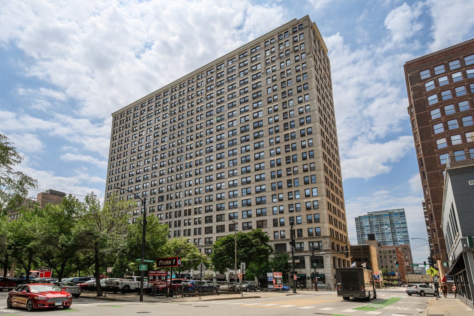 600 S DEARBORN Street Unit: 1414