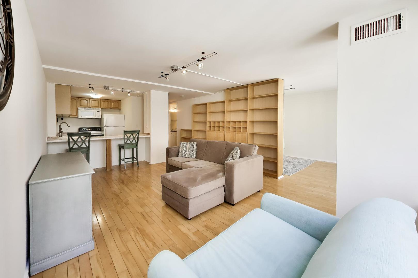233 E Erie Street Unit: 1904