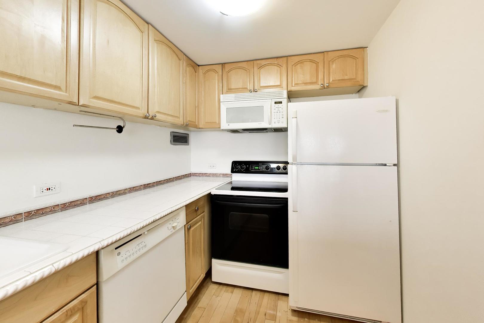 233 E Erie Street Unit: 1904