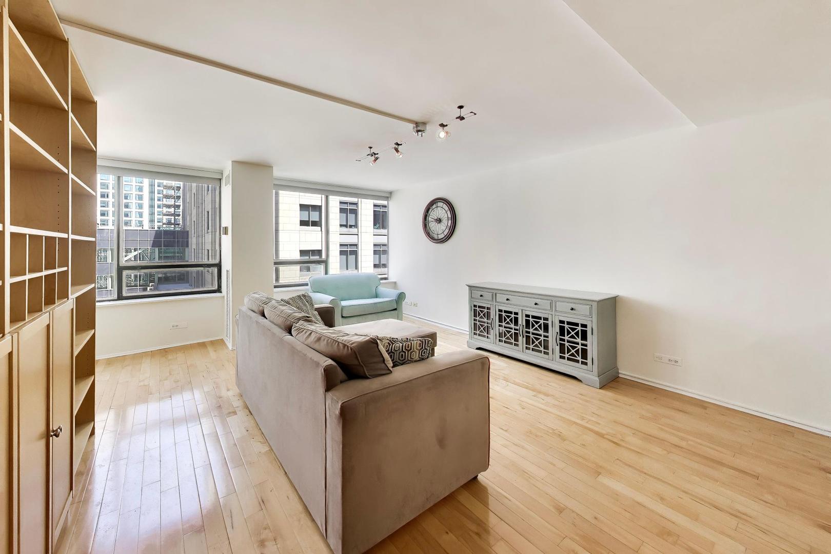 233 E Erie Street Unit: 1904