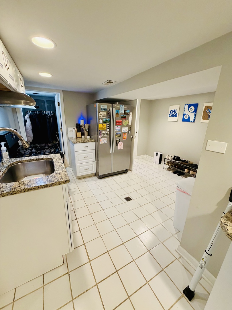 1350 W Webster Avenue Unit: G