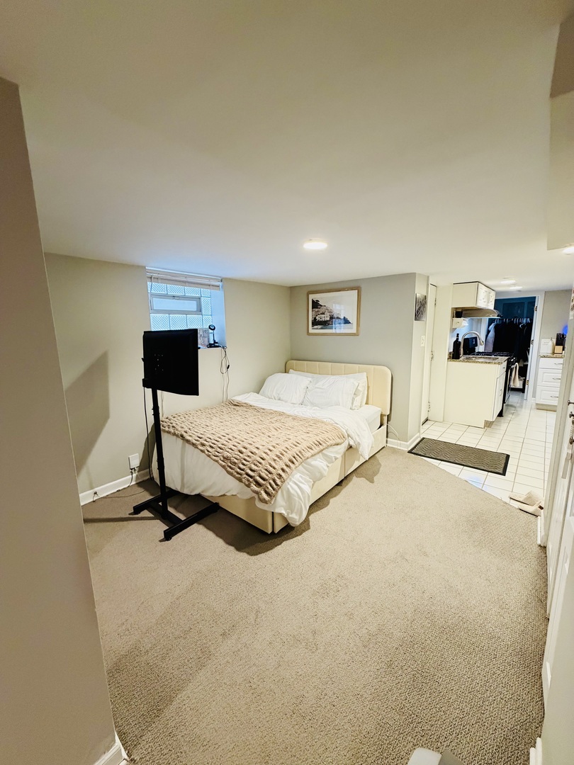 1350 W Webster Avenue Unit: G