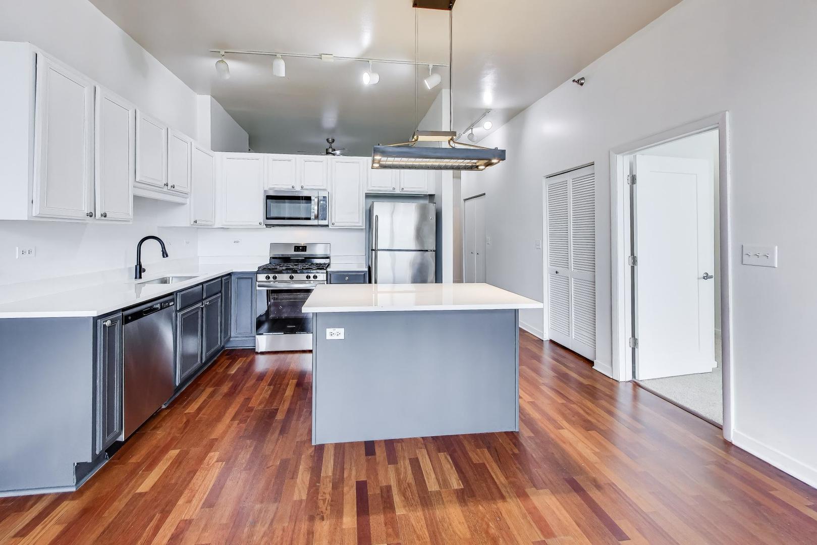 1600 S Indiana Avenue Unit: 506