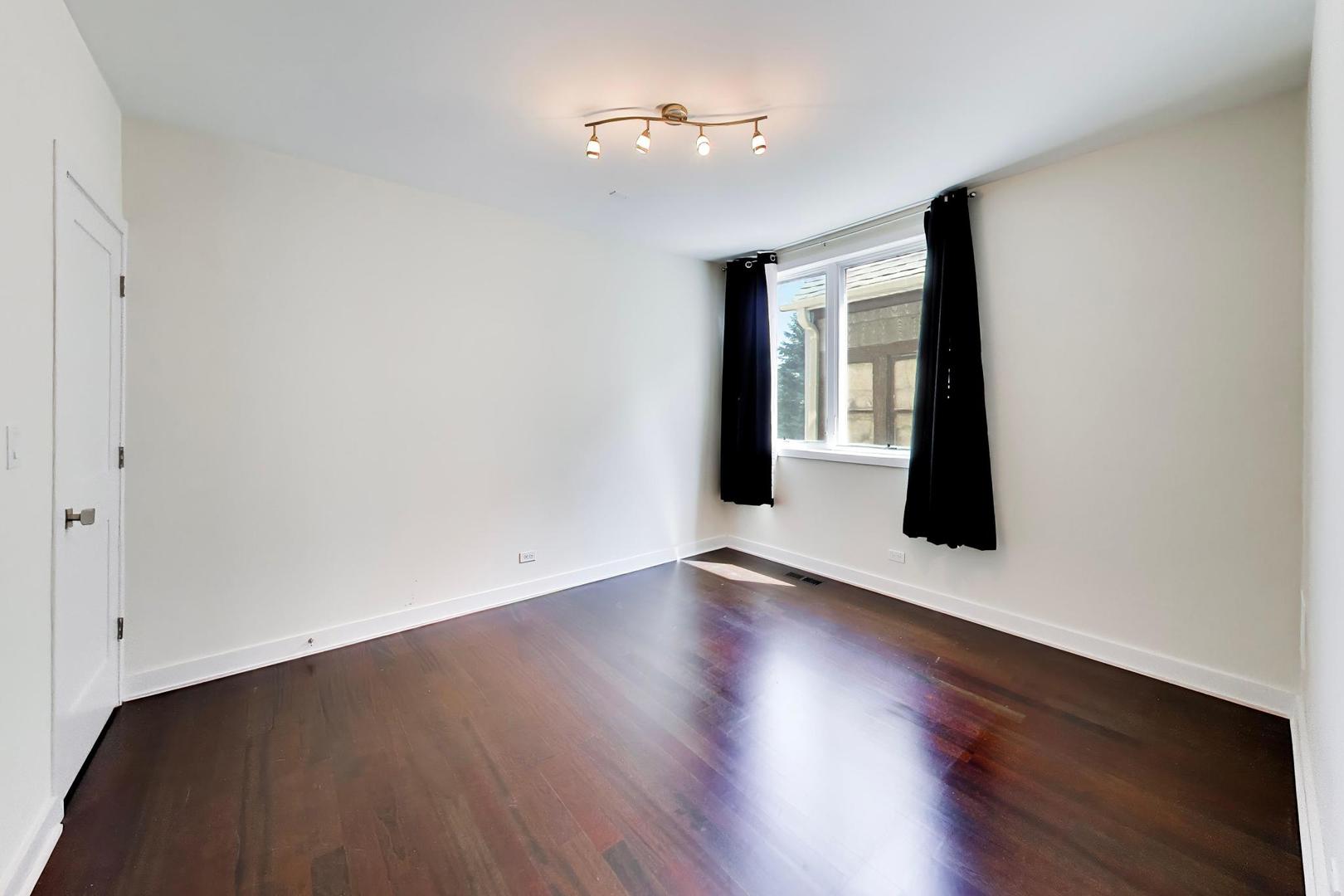3045 N CLYBOURN Avenue Unit: 2
