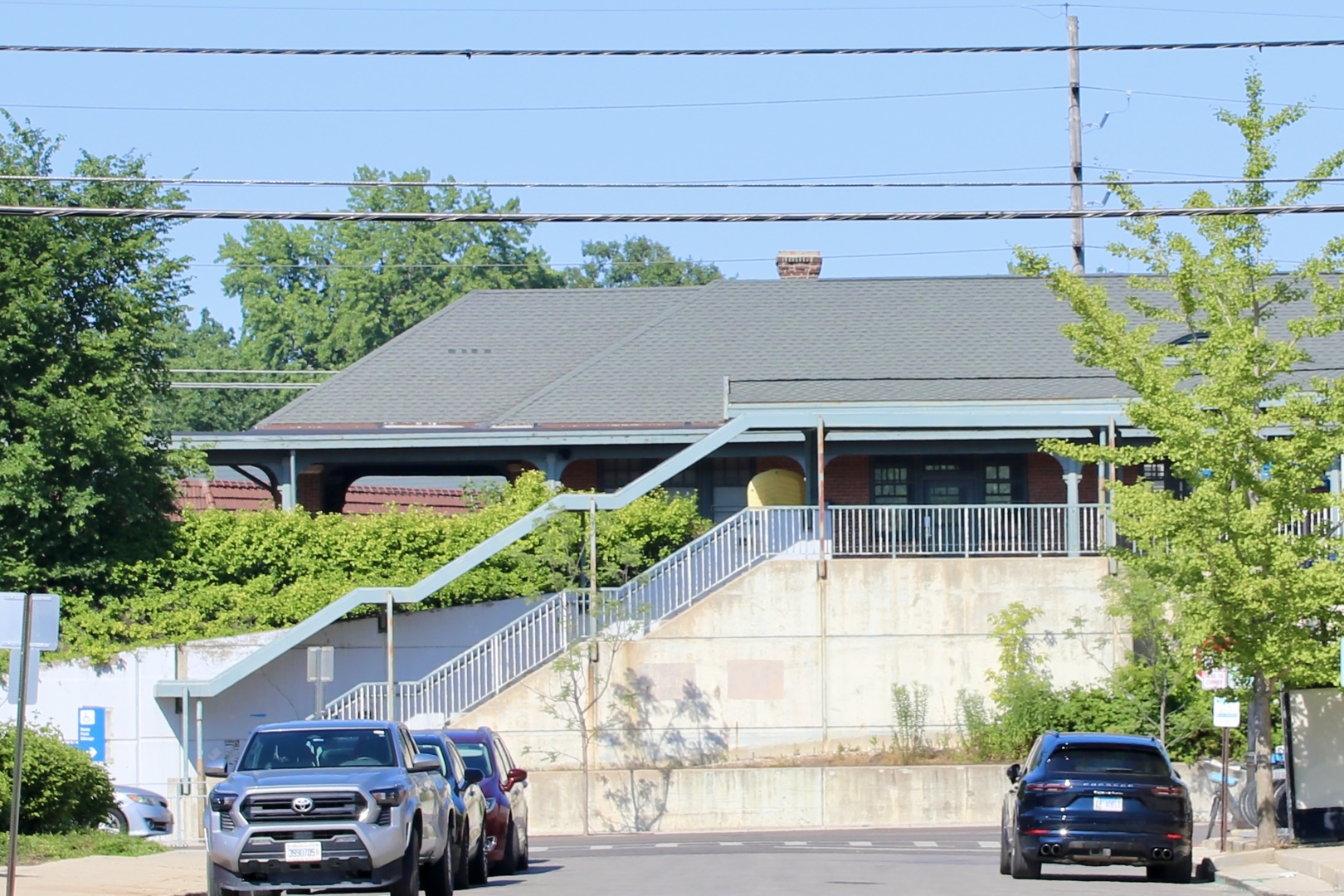 1933 Harrison Street Unit: 3B