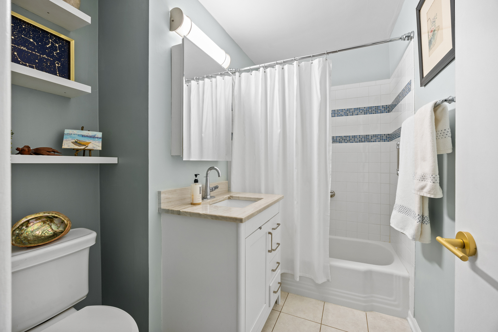 1933 Harrison Street Unit: 3B