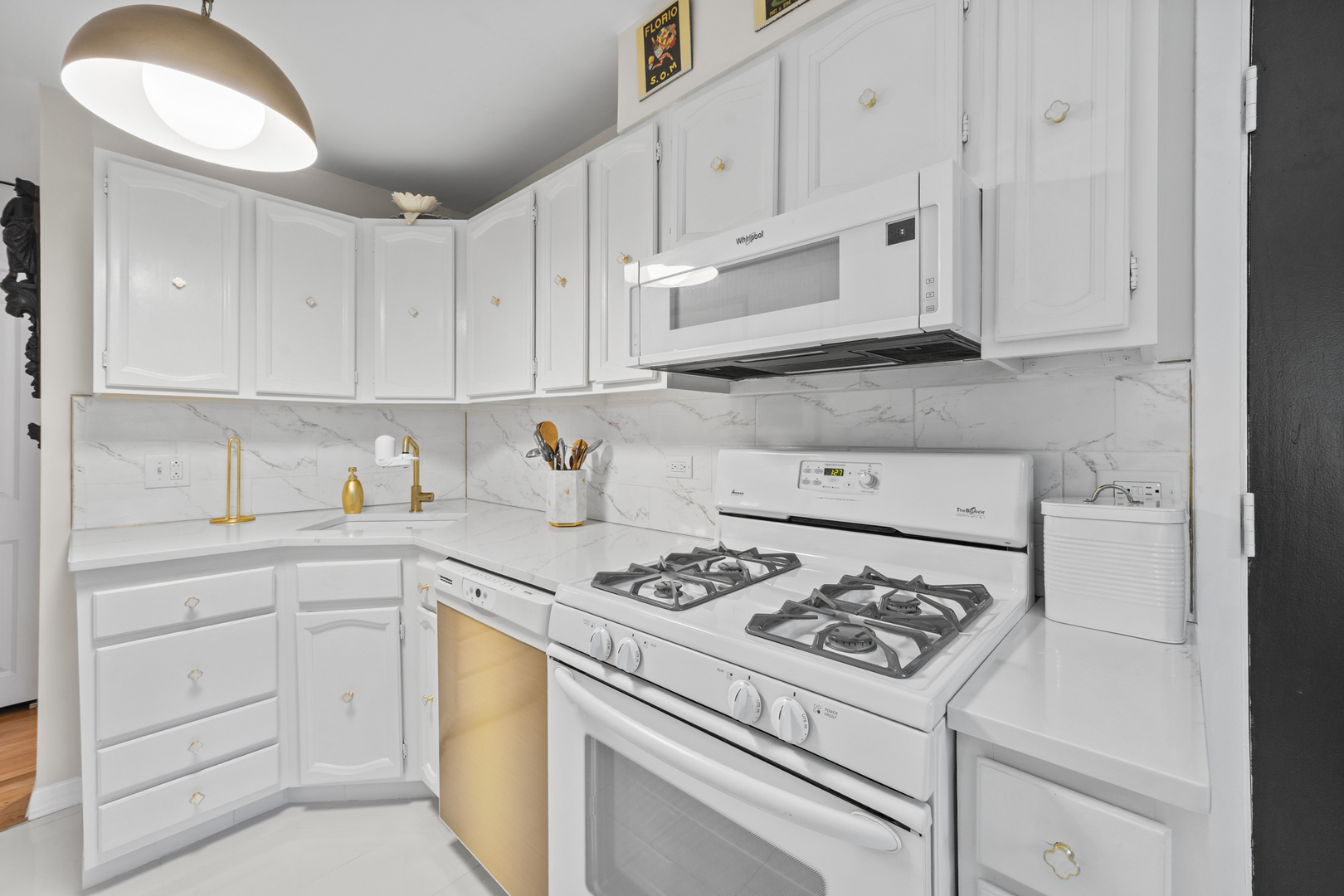 1933 Harrison Street Unit: 3B