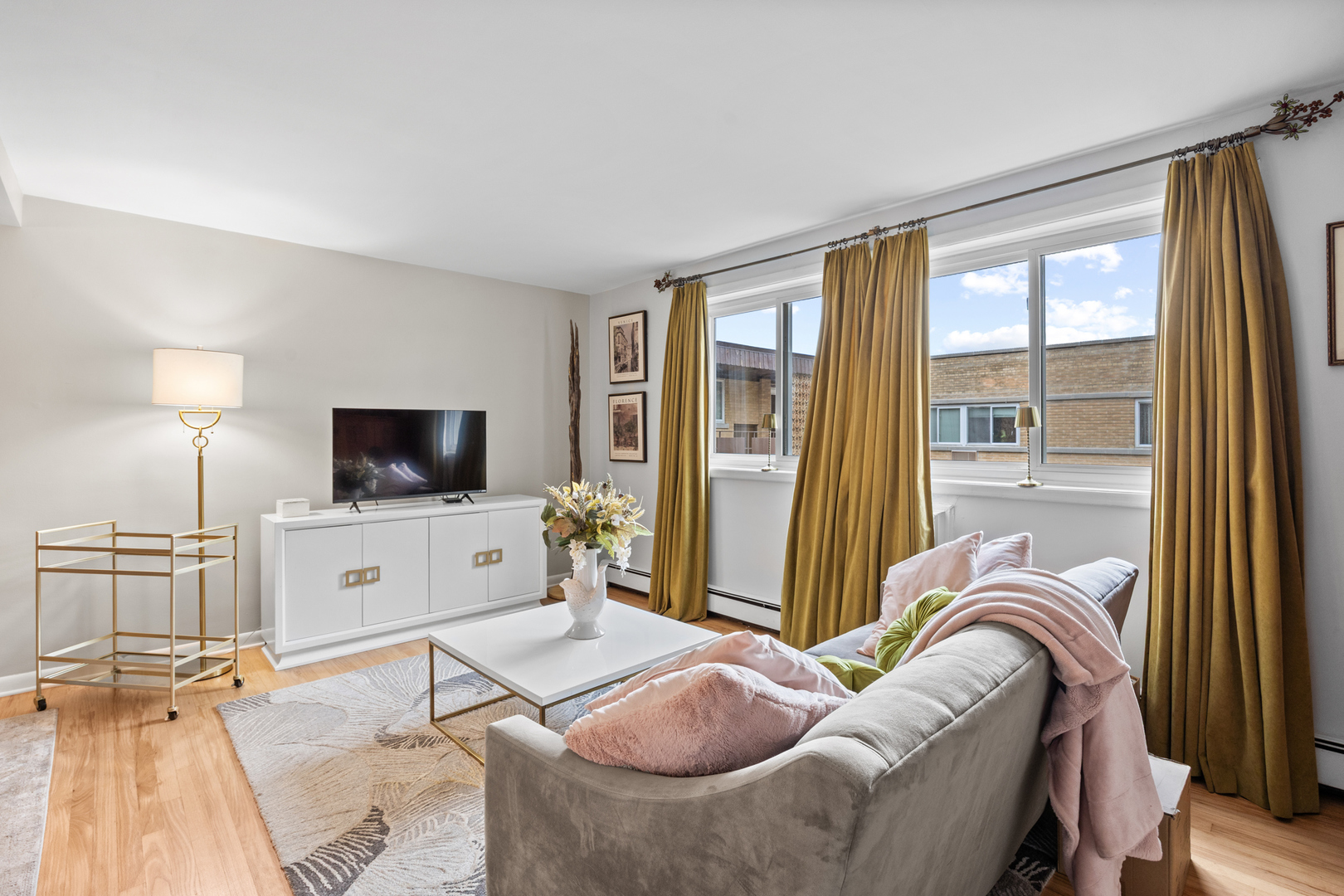 1933 Harrison Street Unit: 3B