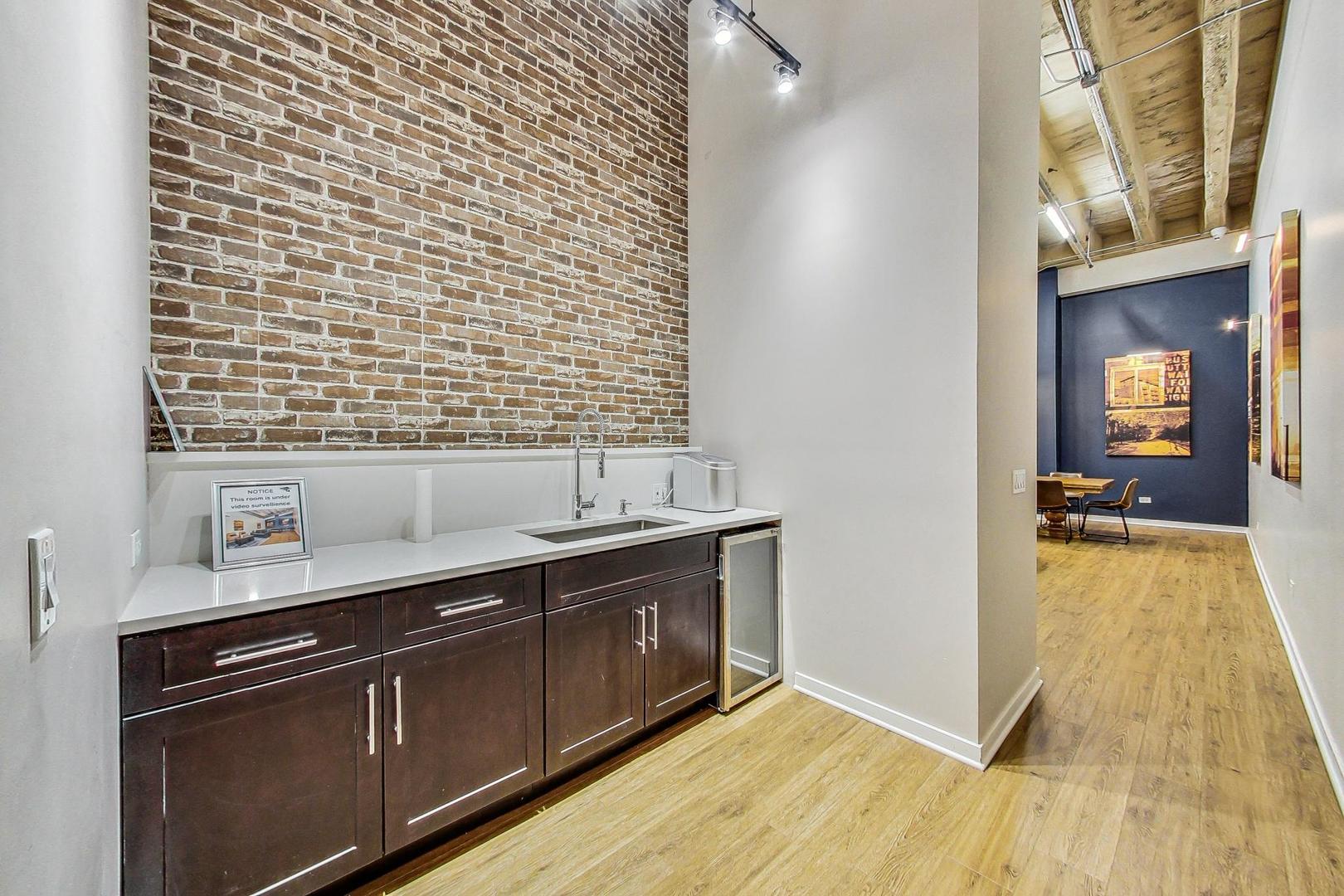 1645 W Ogden Avenue Unit: 602