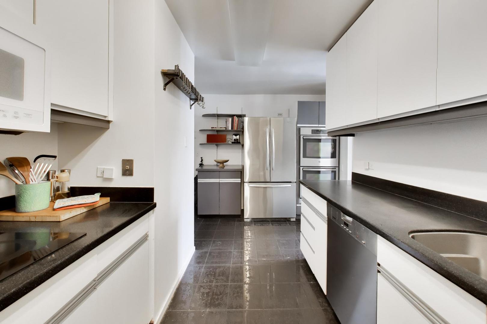 200 E Delaware Place Unit: 26A