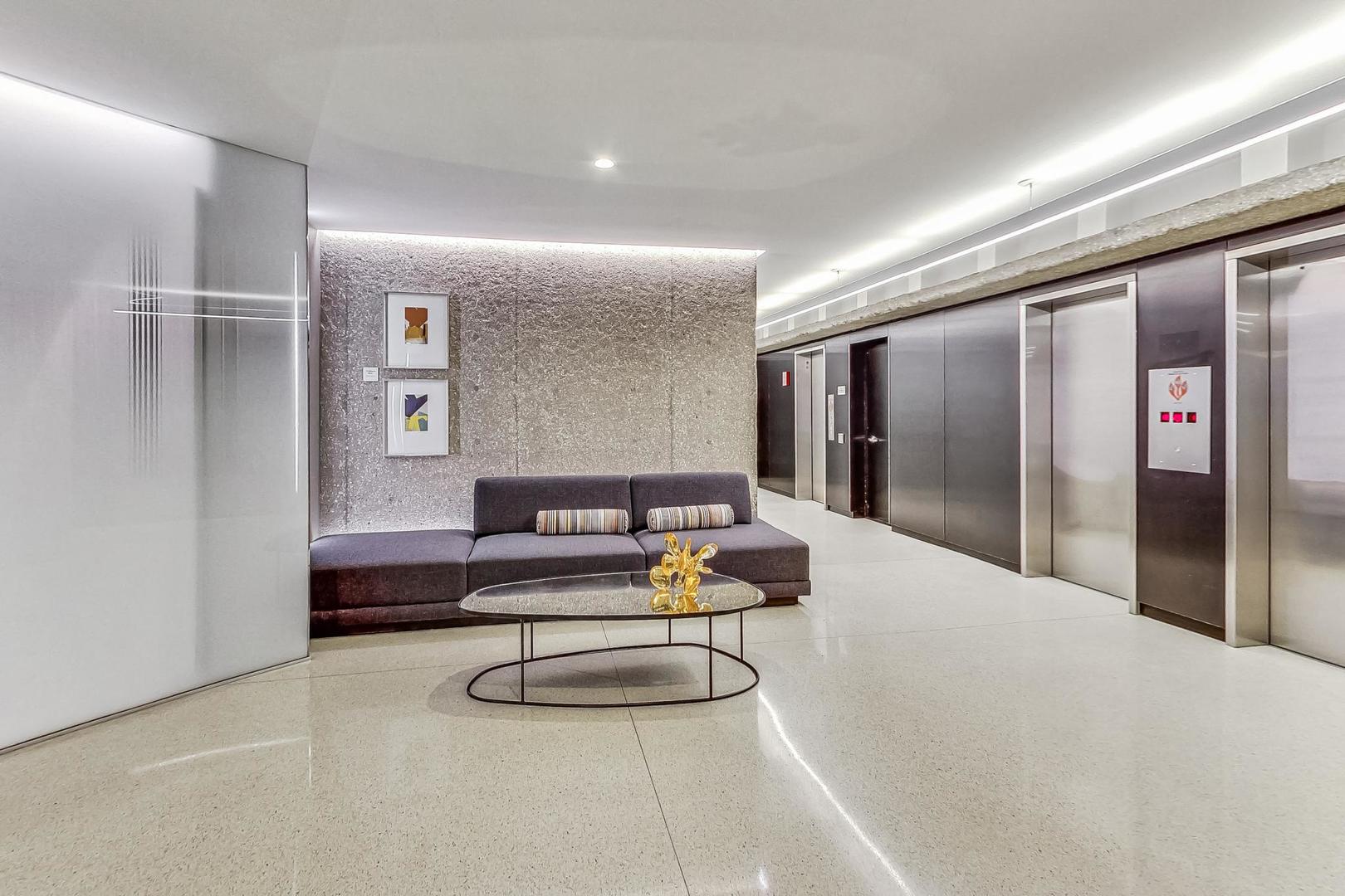 200 E Delaware Place Unit: 26A