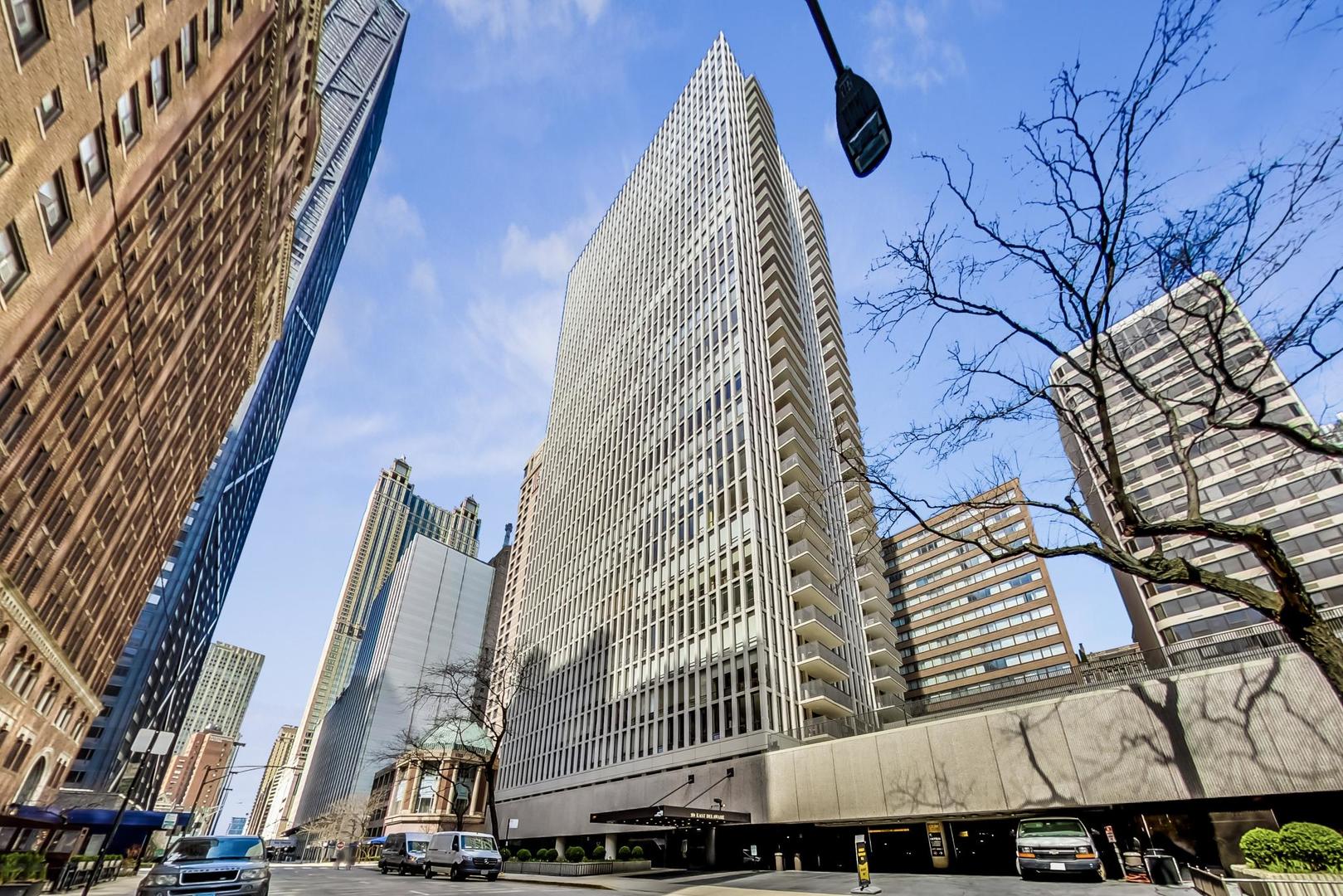200 E Delaware Place Unit: 26A