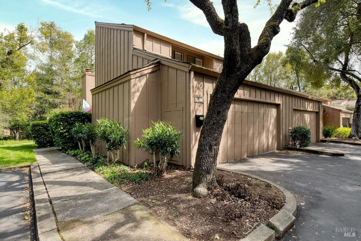40 Prairie Falcon Drive