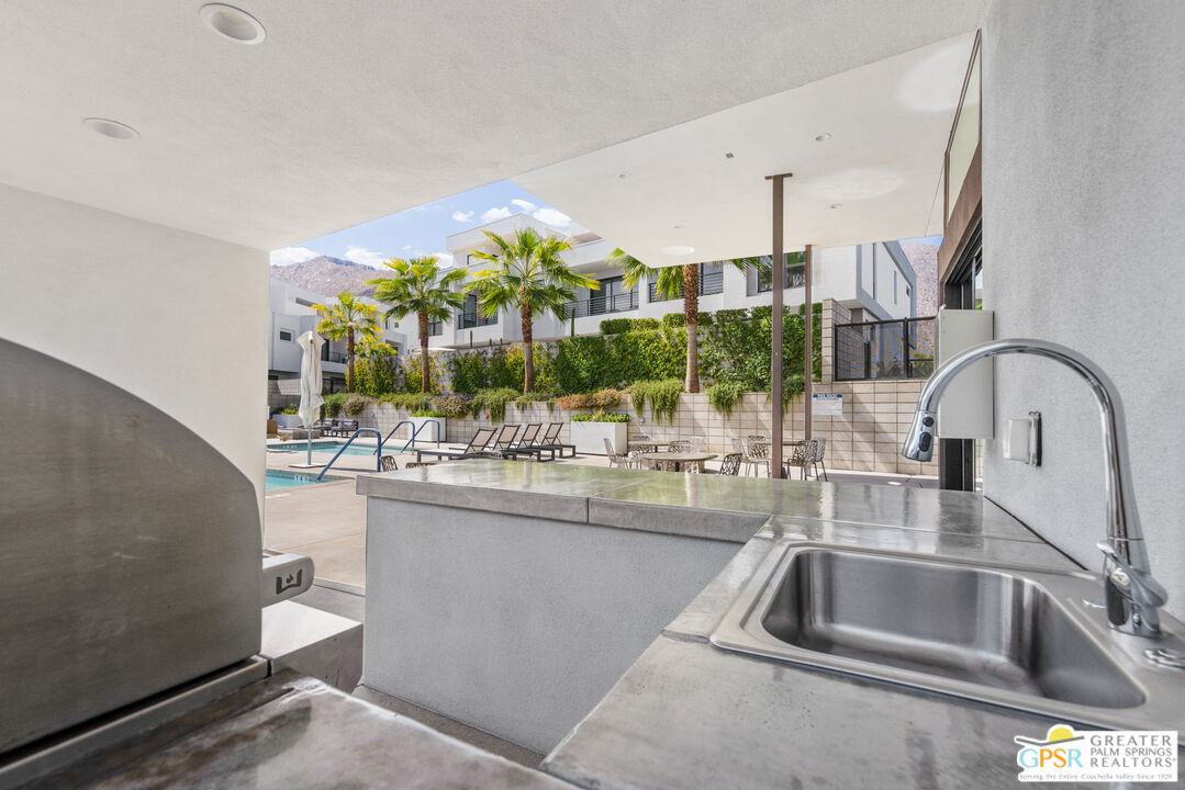 467 Huddle Springs Way