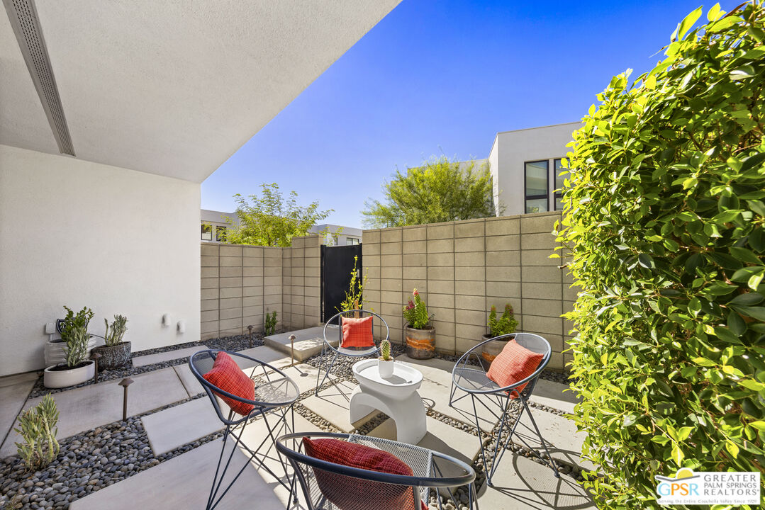 467 Huddle Springs Way