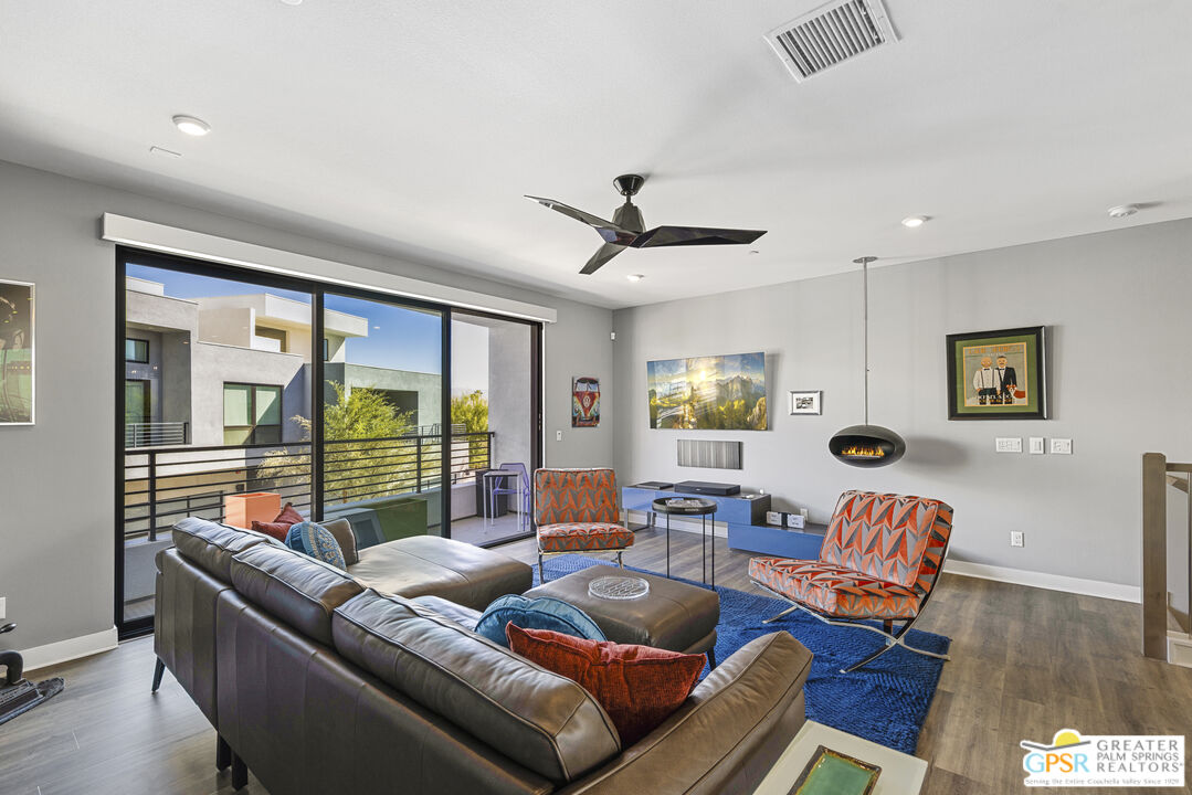 467 Huddle Springs Way