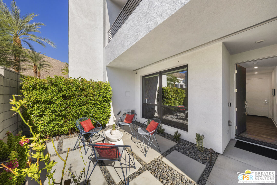 467 Huddle Springs Way