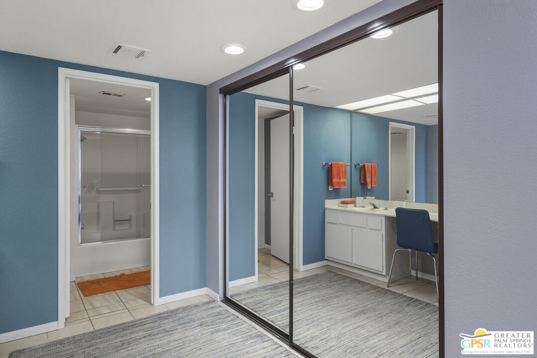 500 S Farrell Dr Unit: M79