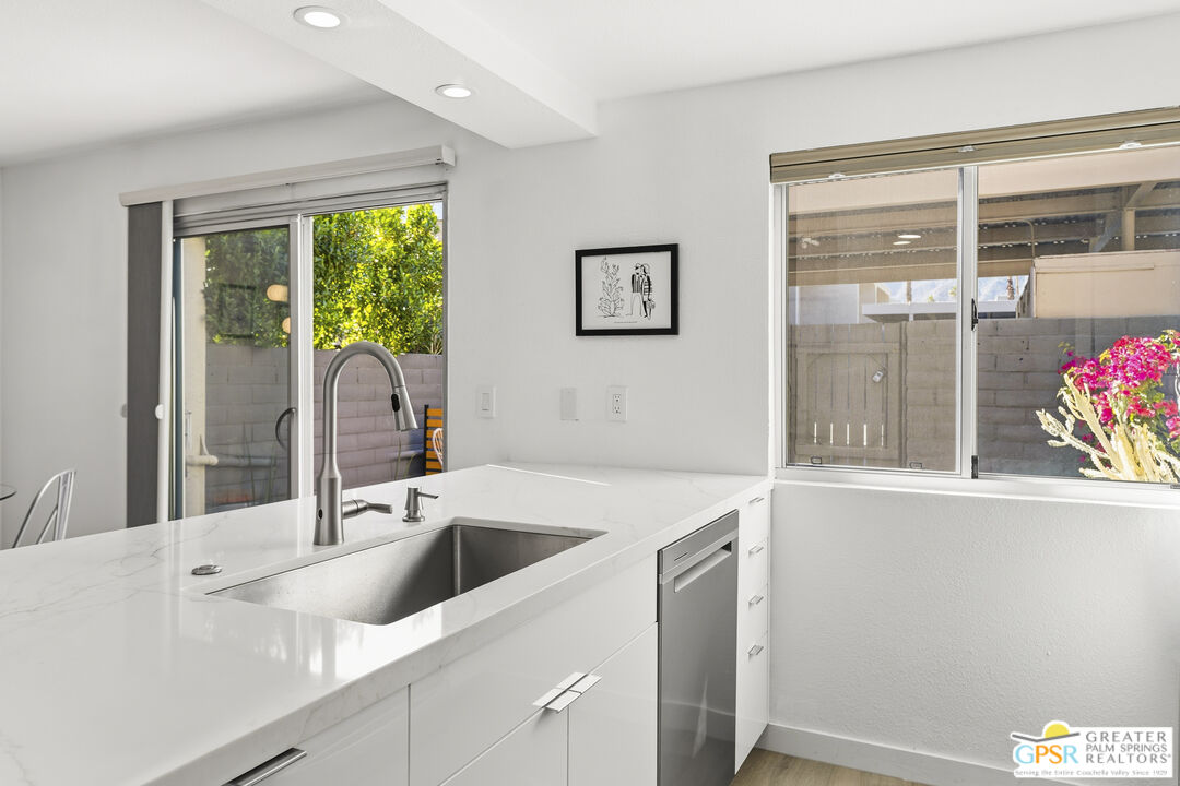 250 E Via Escuela Unit: C