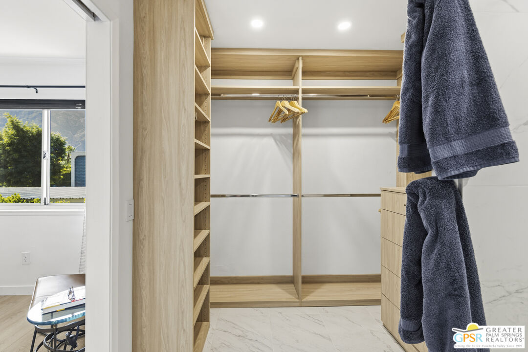 250 E Via Escuela Unit: C