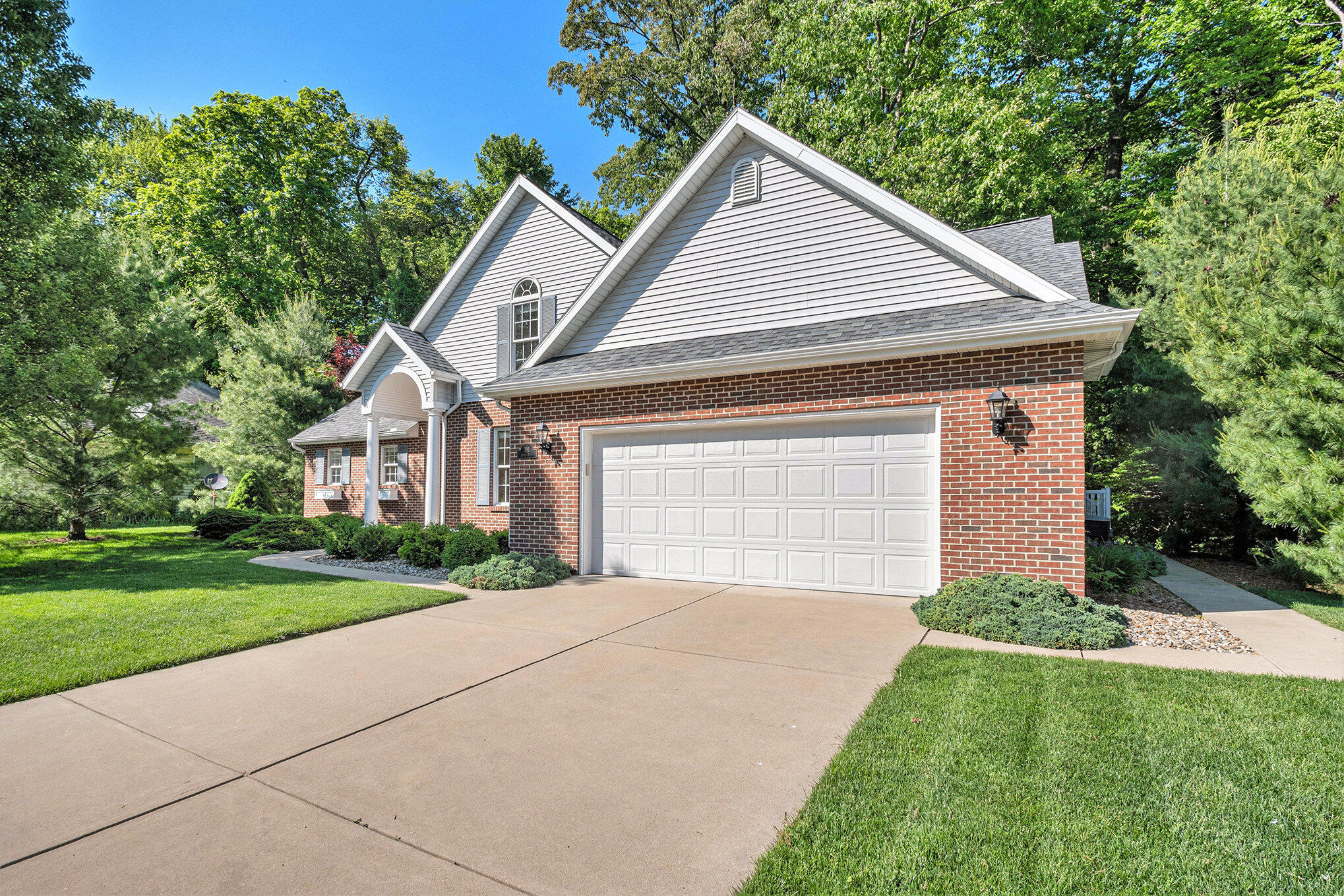 391 Arbor Ridge