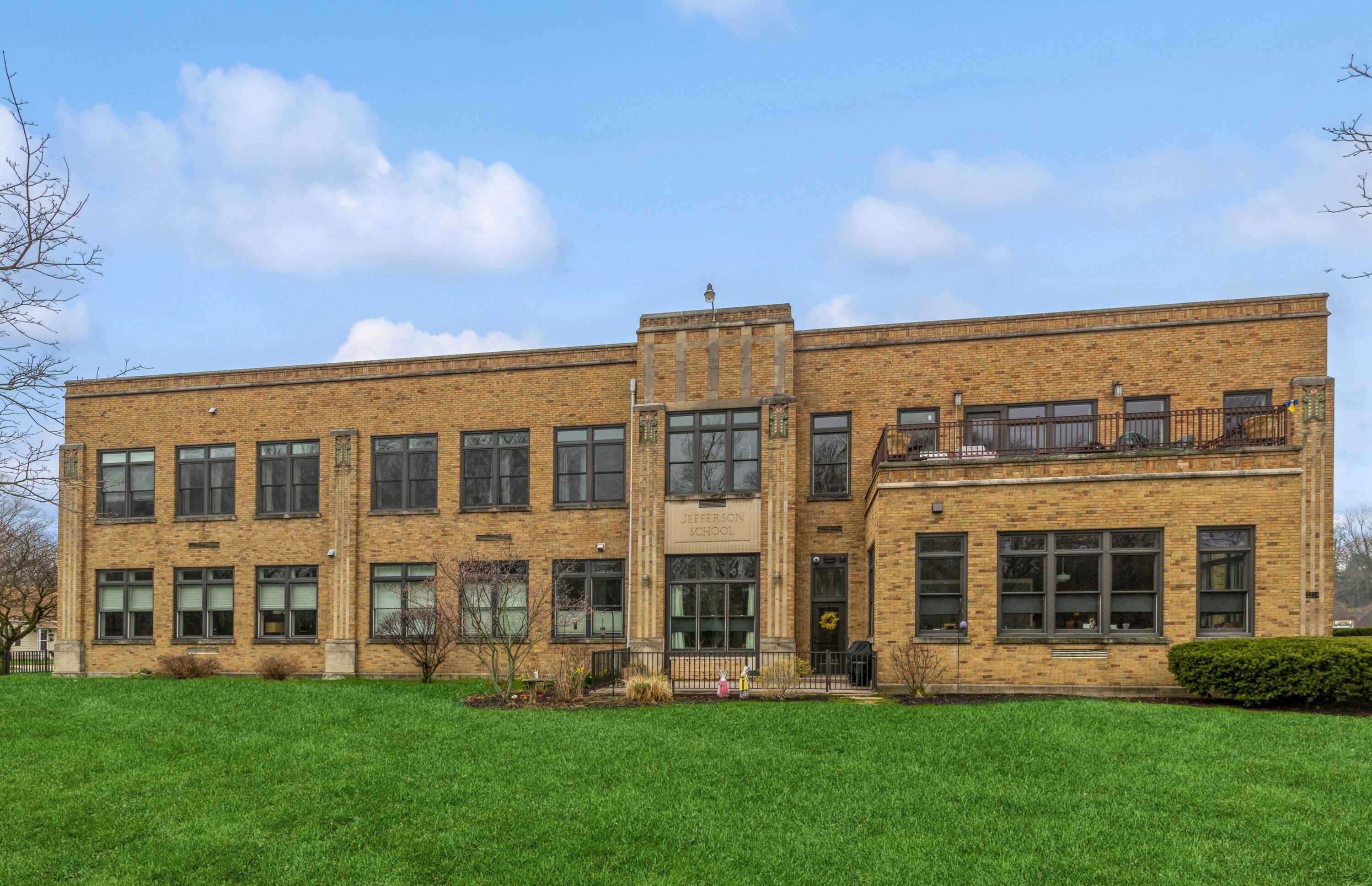 2214 S State Street 107, St. Joseph Unit: 107