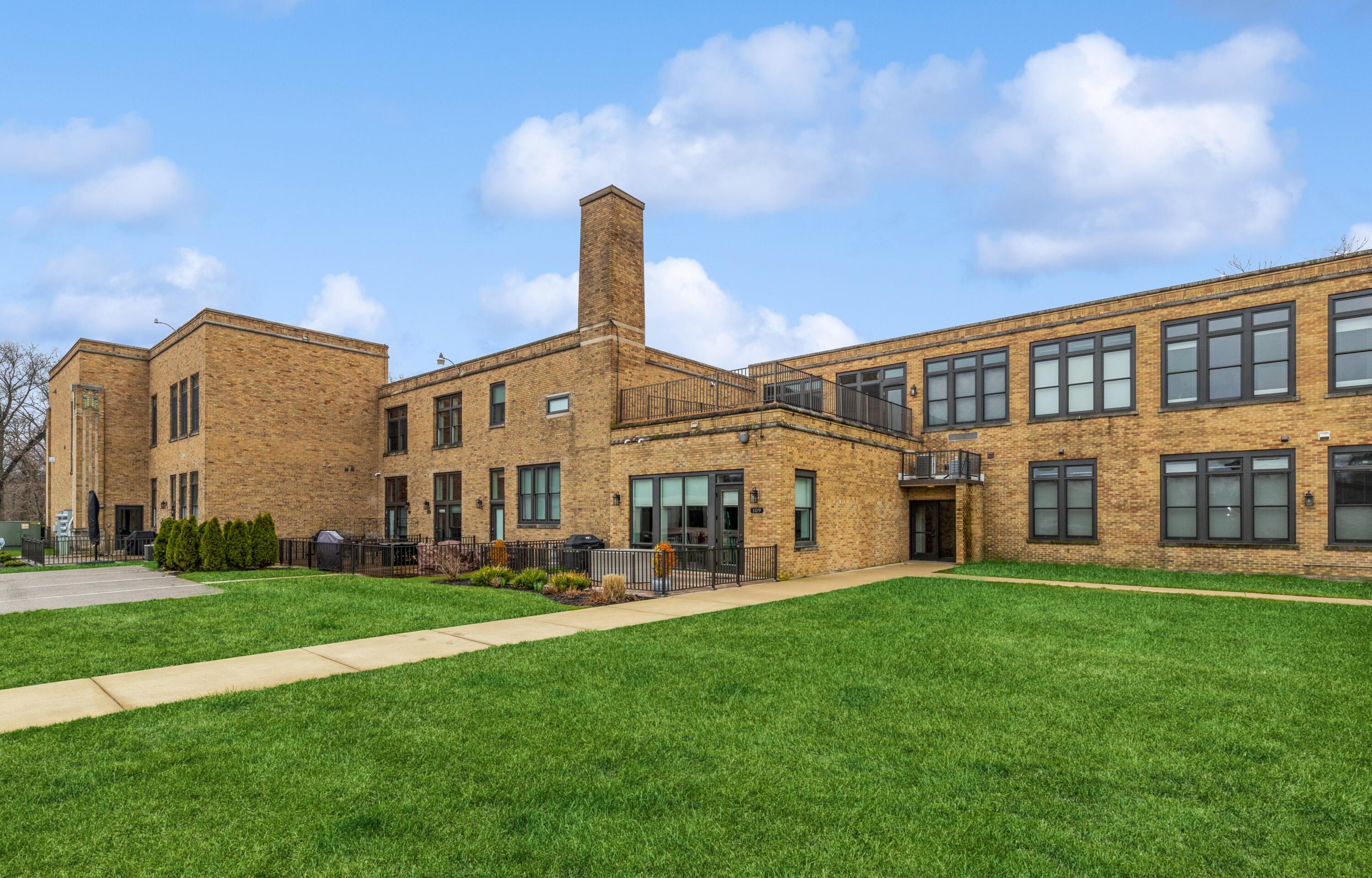 2214 S State Street 107, St. Joseph Unit: 107