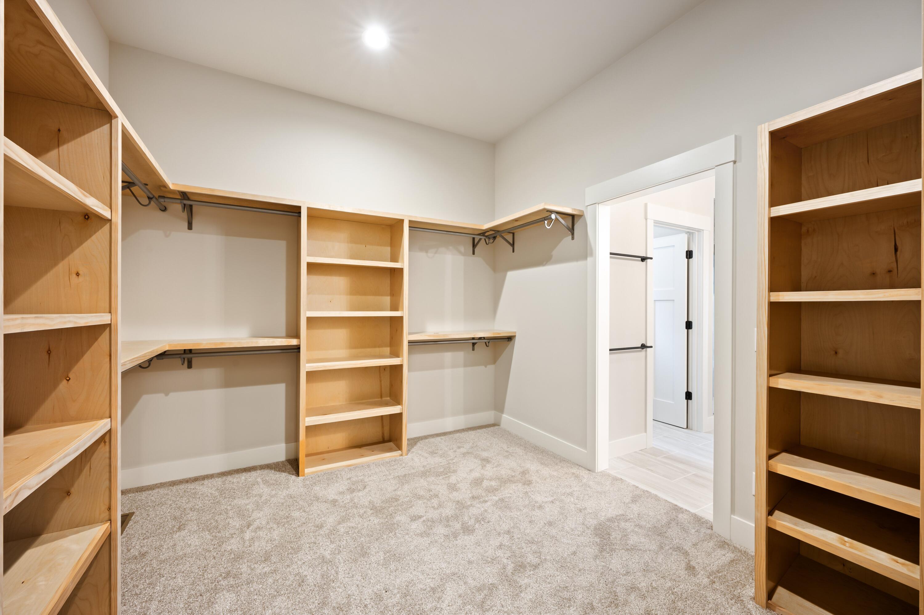 2576 Noellyn Drive