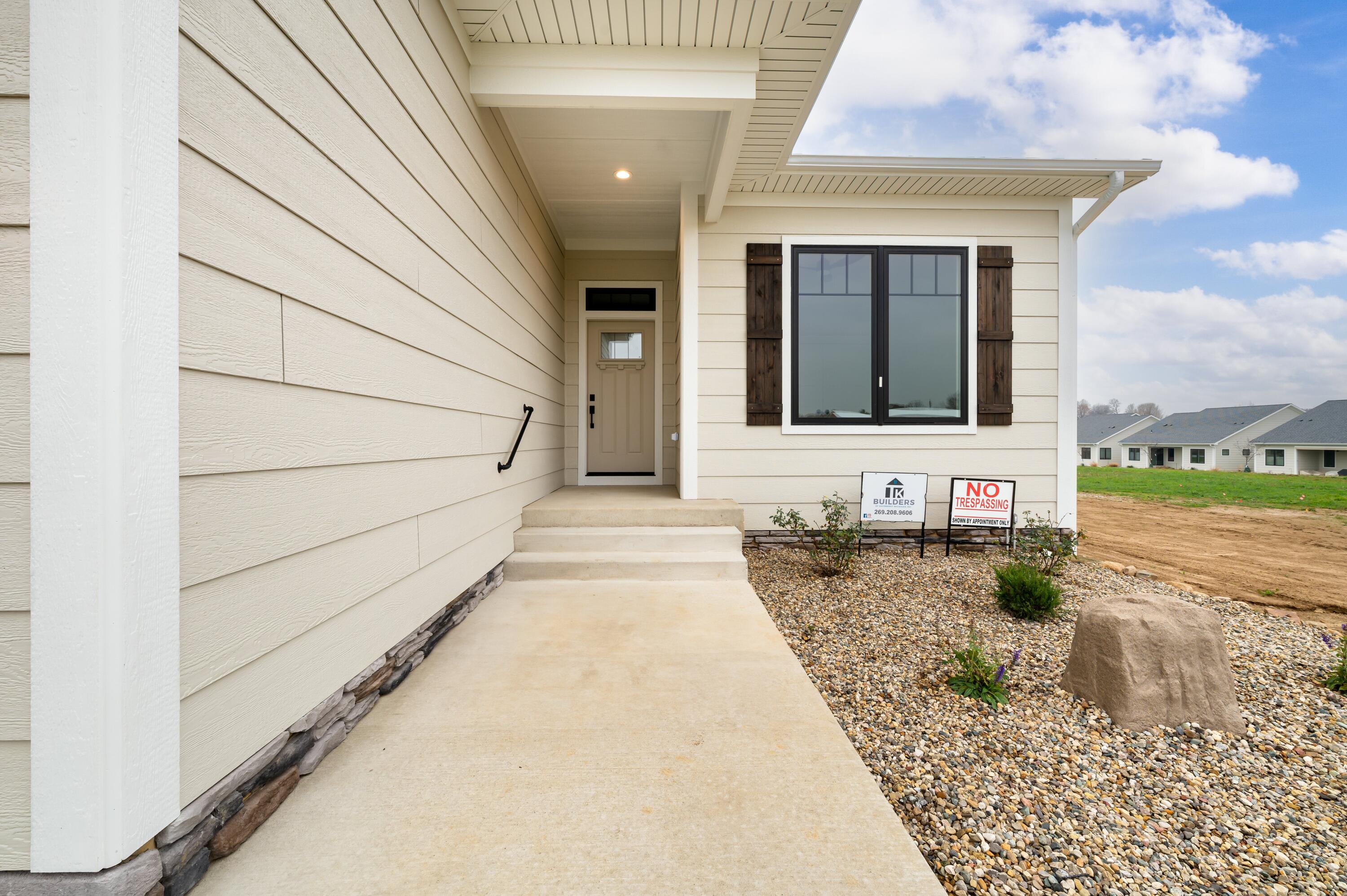 2576 Noellyn Drive