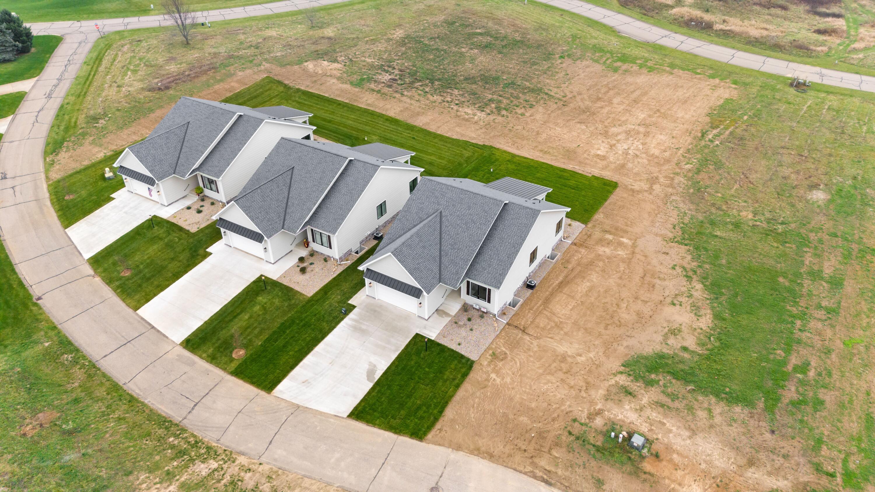2576 Noellyn Drive