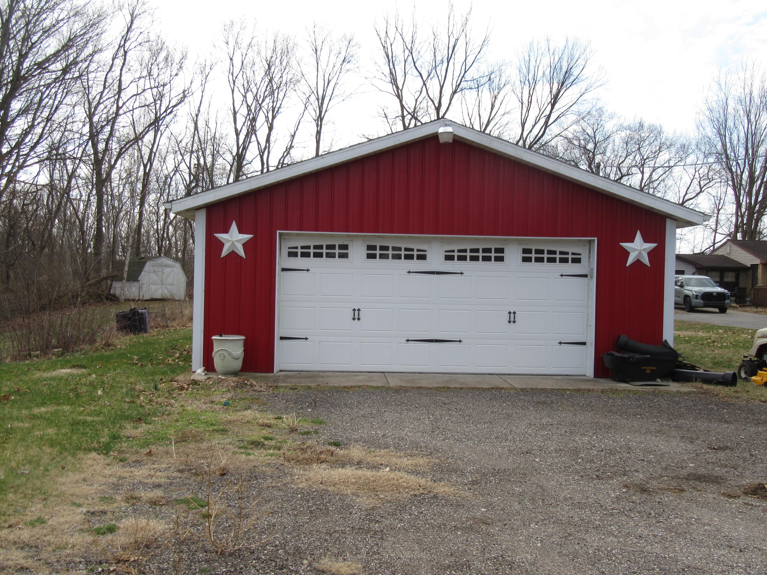 2988 Pipestone Road