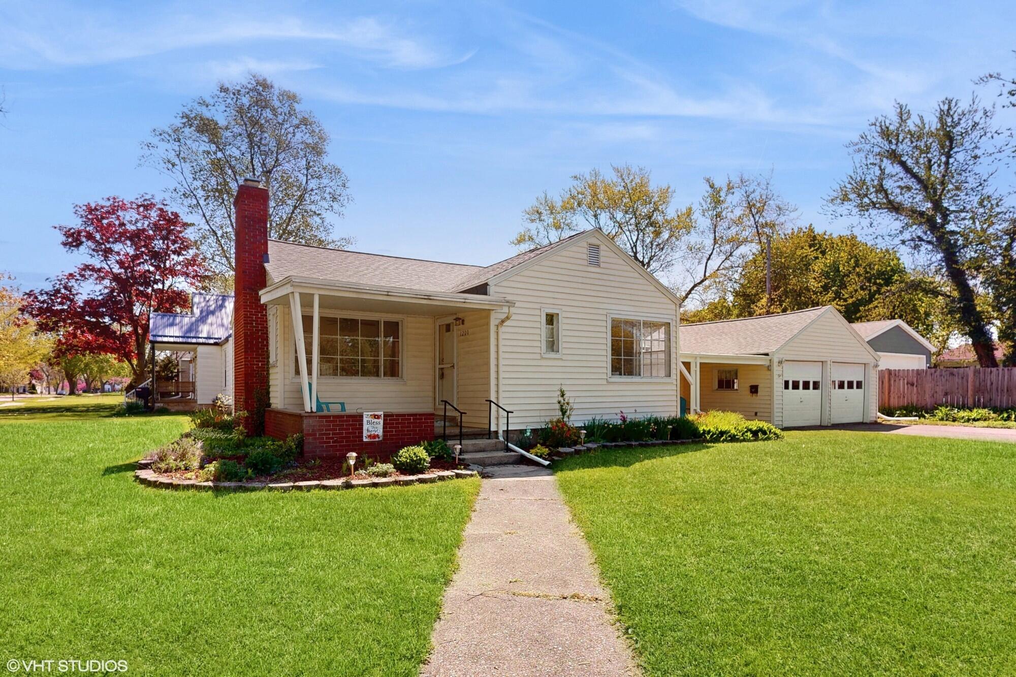 1200 Mohawk Lane, St. Joseph