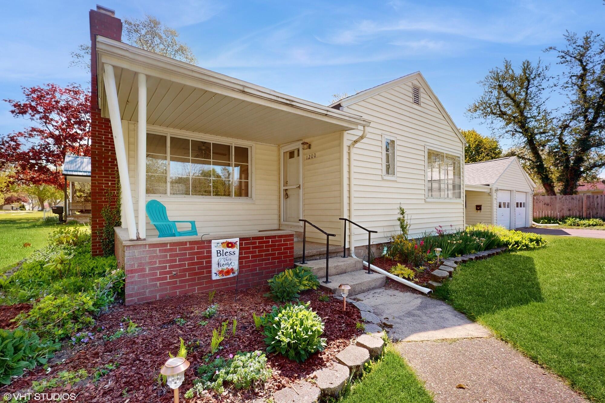 1200 Mohawk Lane, St. Joseph