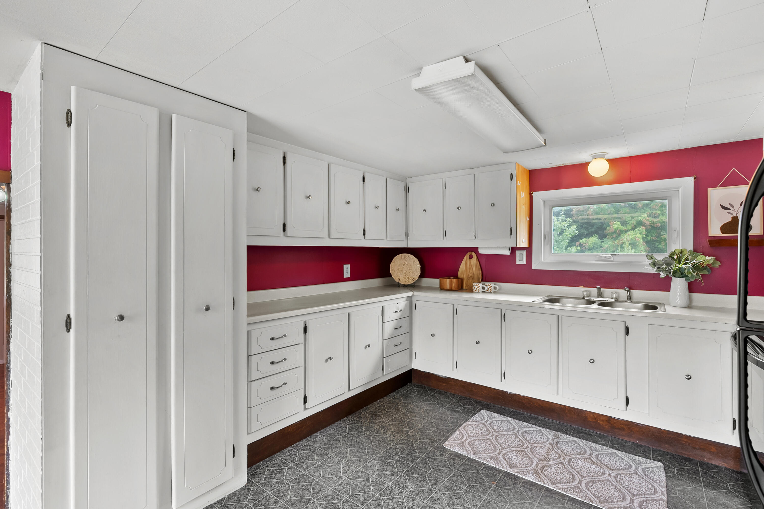 24369 Morton
