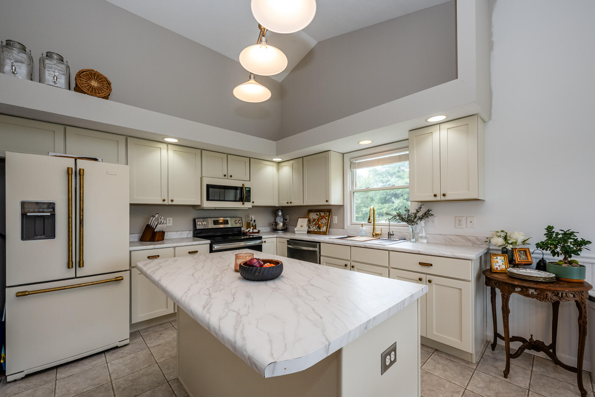 819 E Lemon Creek Road