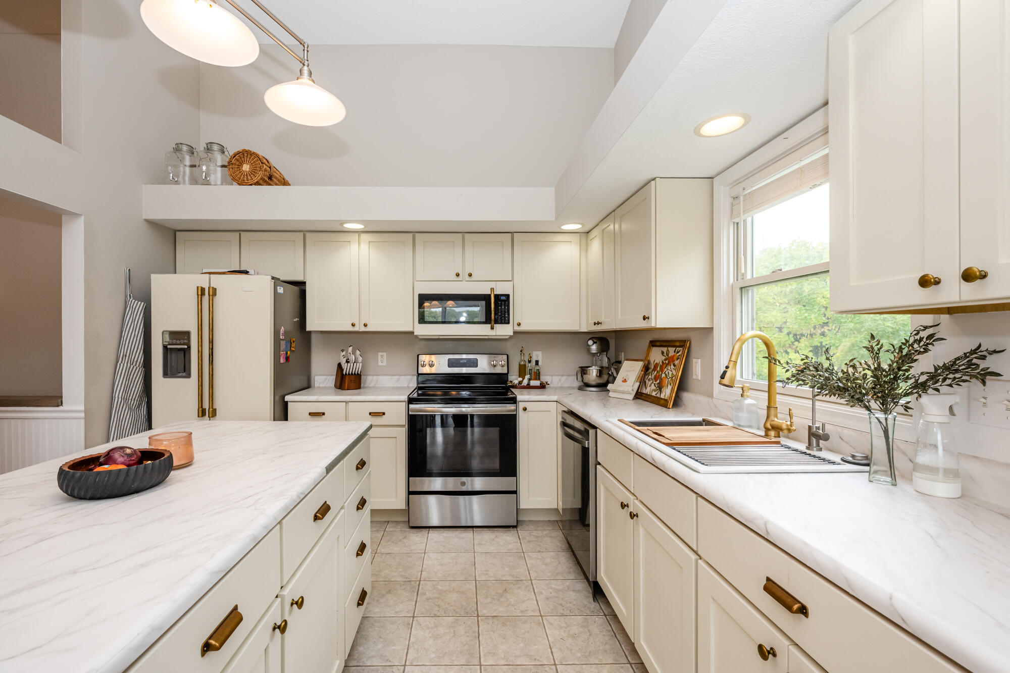 819 E Lemon Creek Road