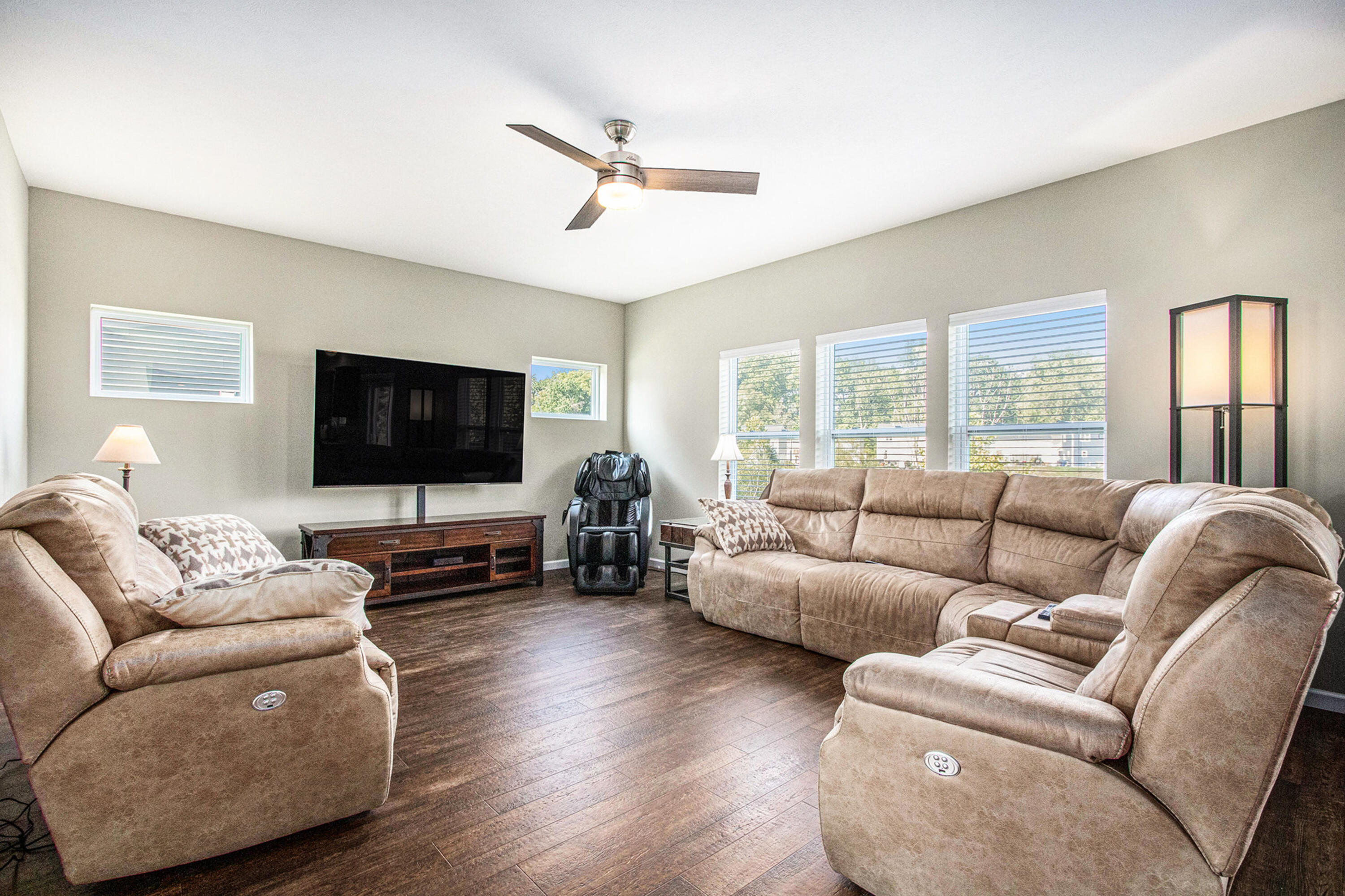 593 Trumpeter Bay Drive