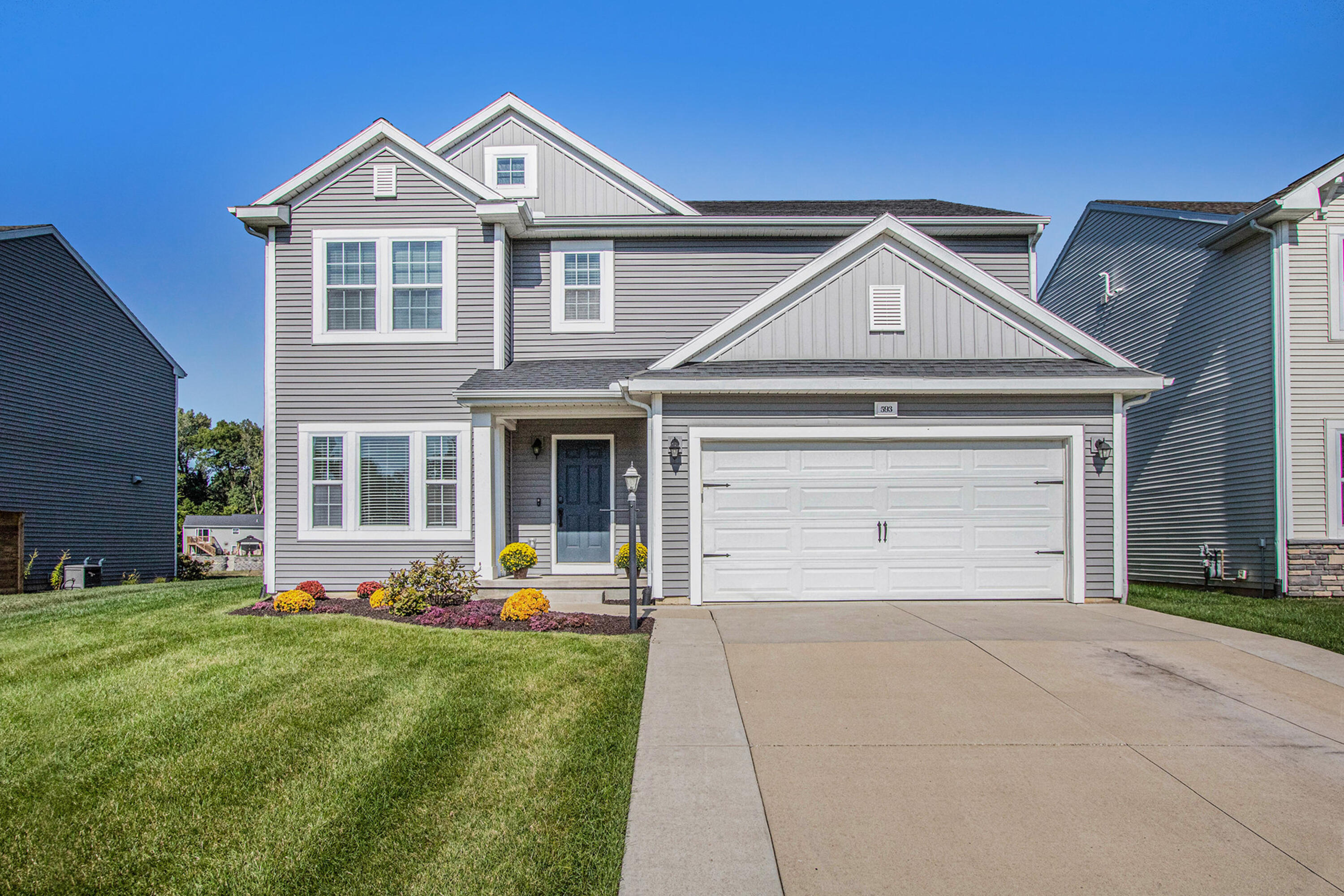 593 Trumpeter Bay Drive