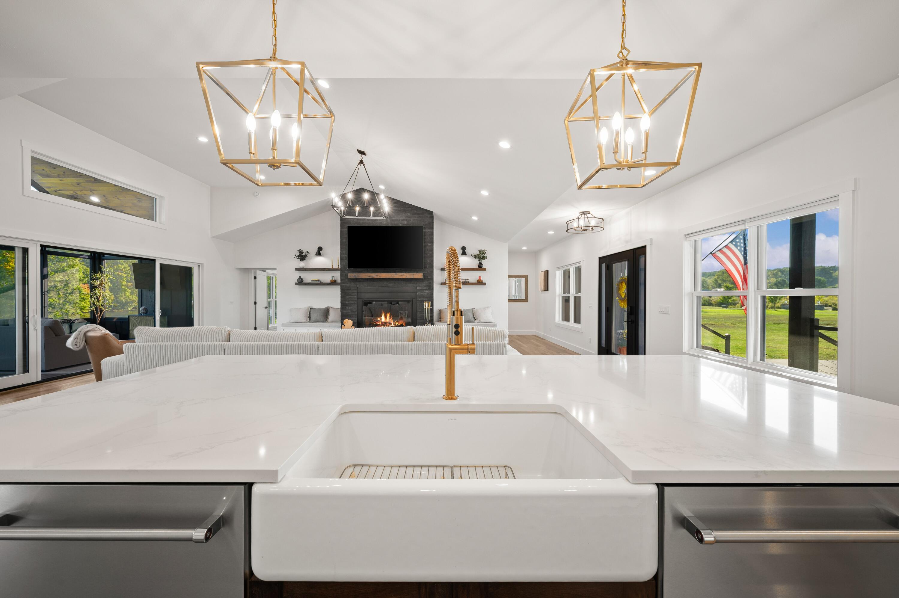 14211 Deer Path