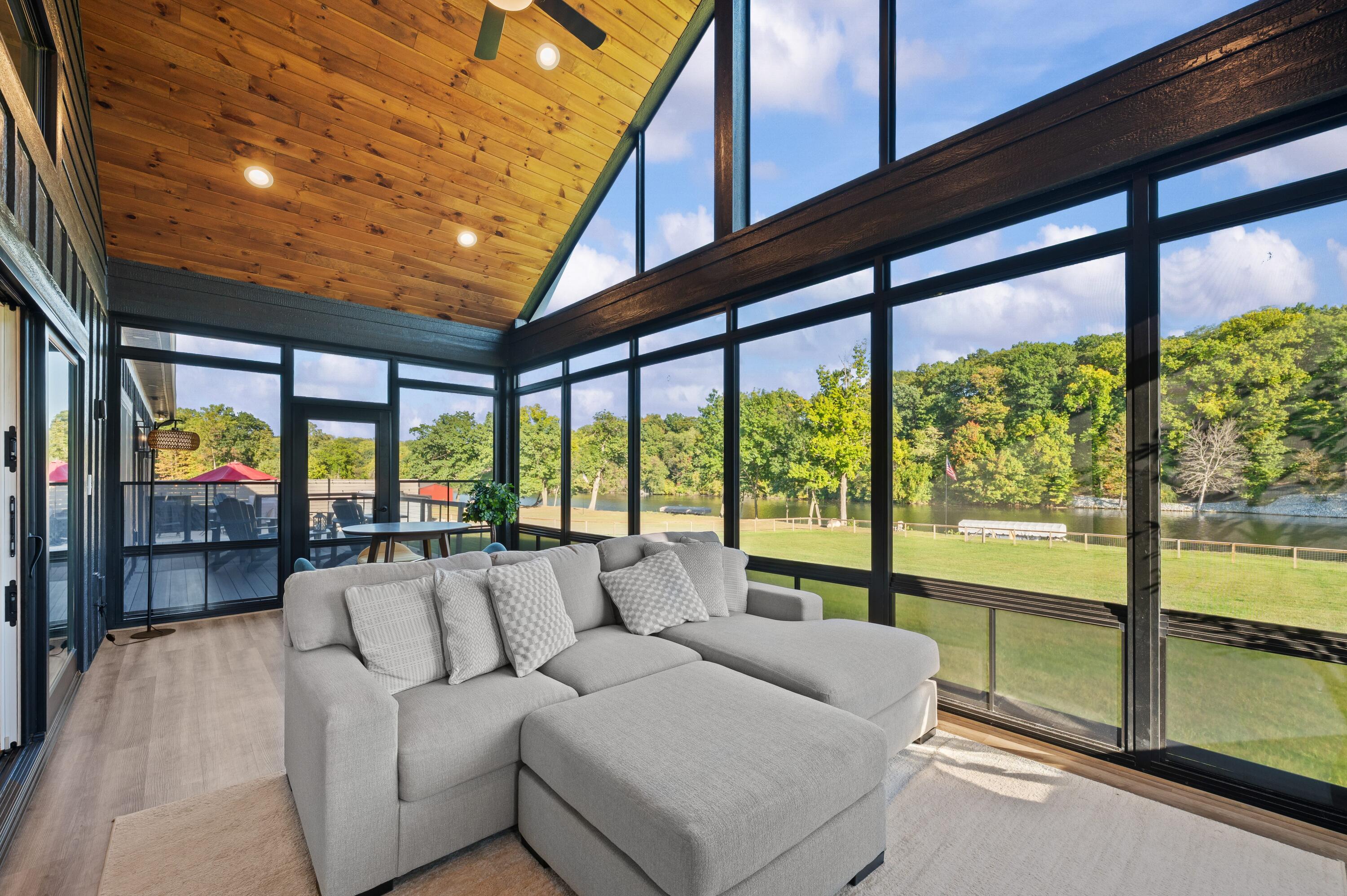 14211 Deer Path