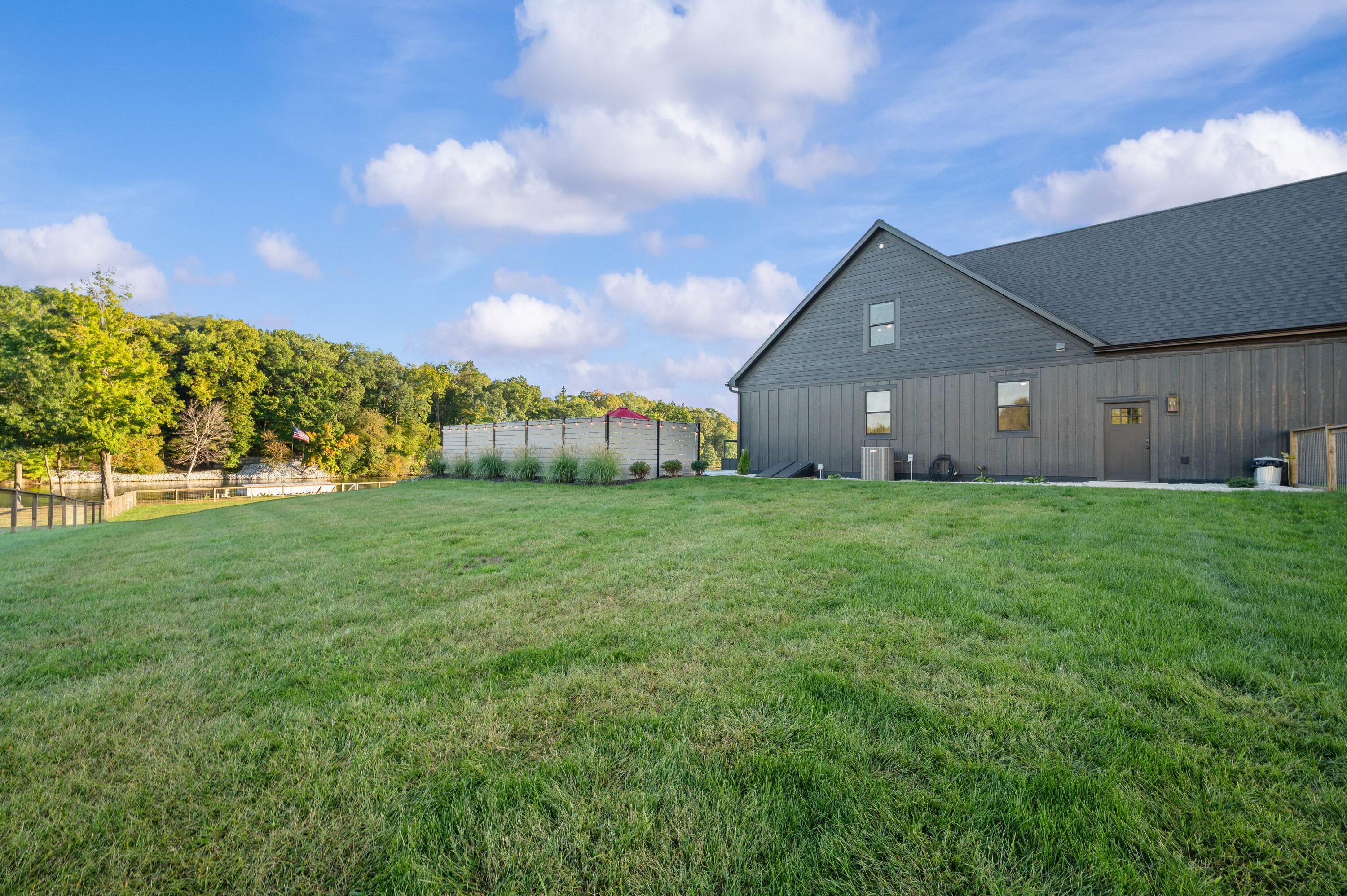 14211 Deer Path