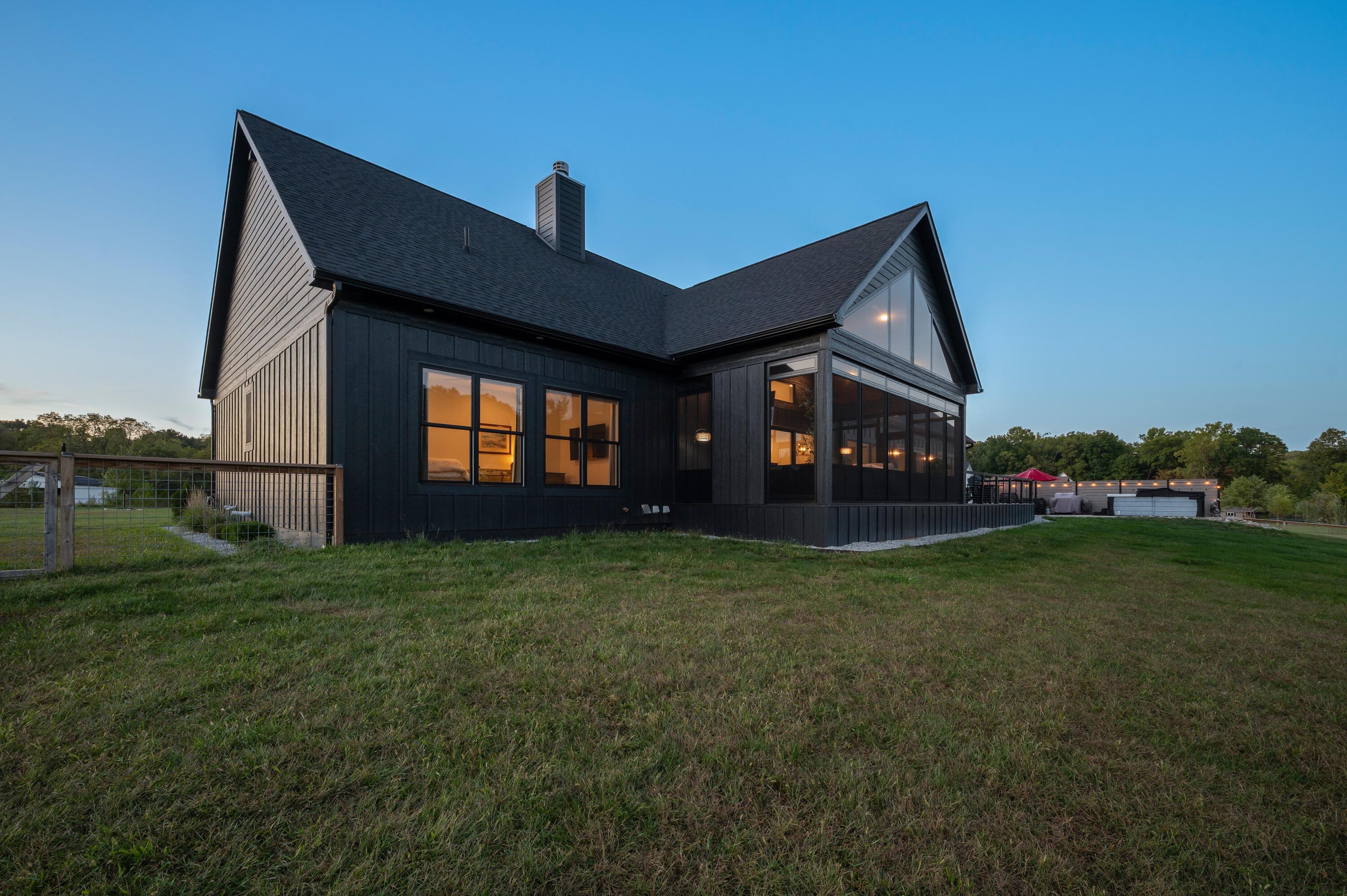14211 Deer Path