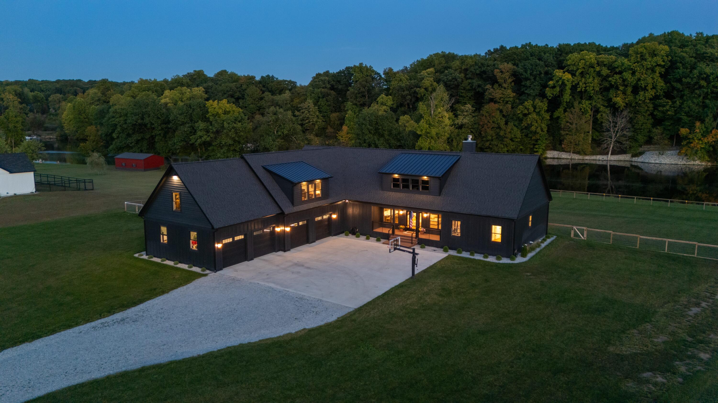 14211 Deer Path