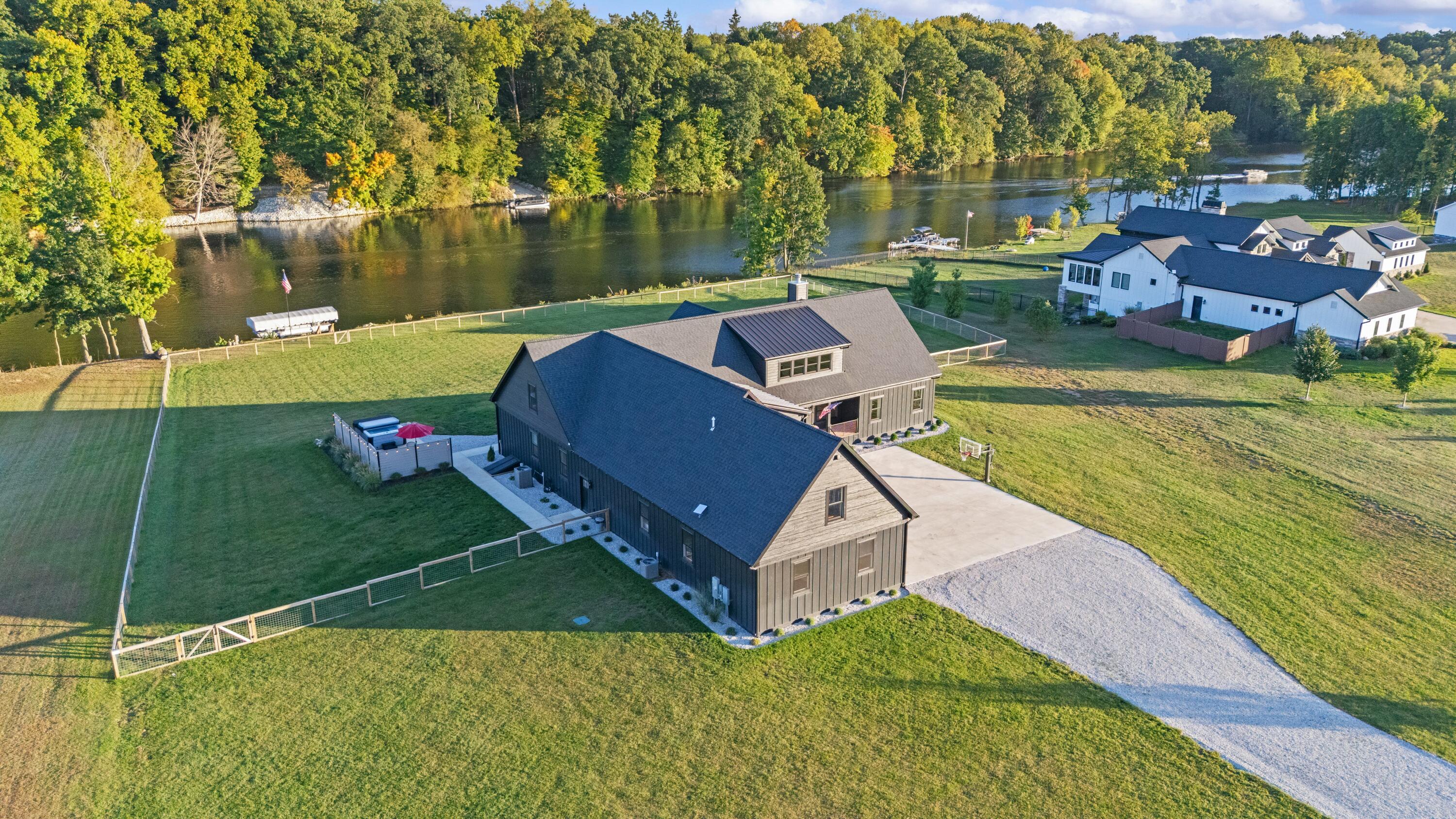 14211 Deer Path