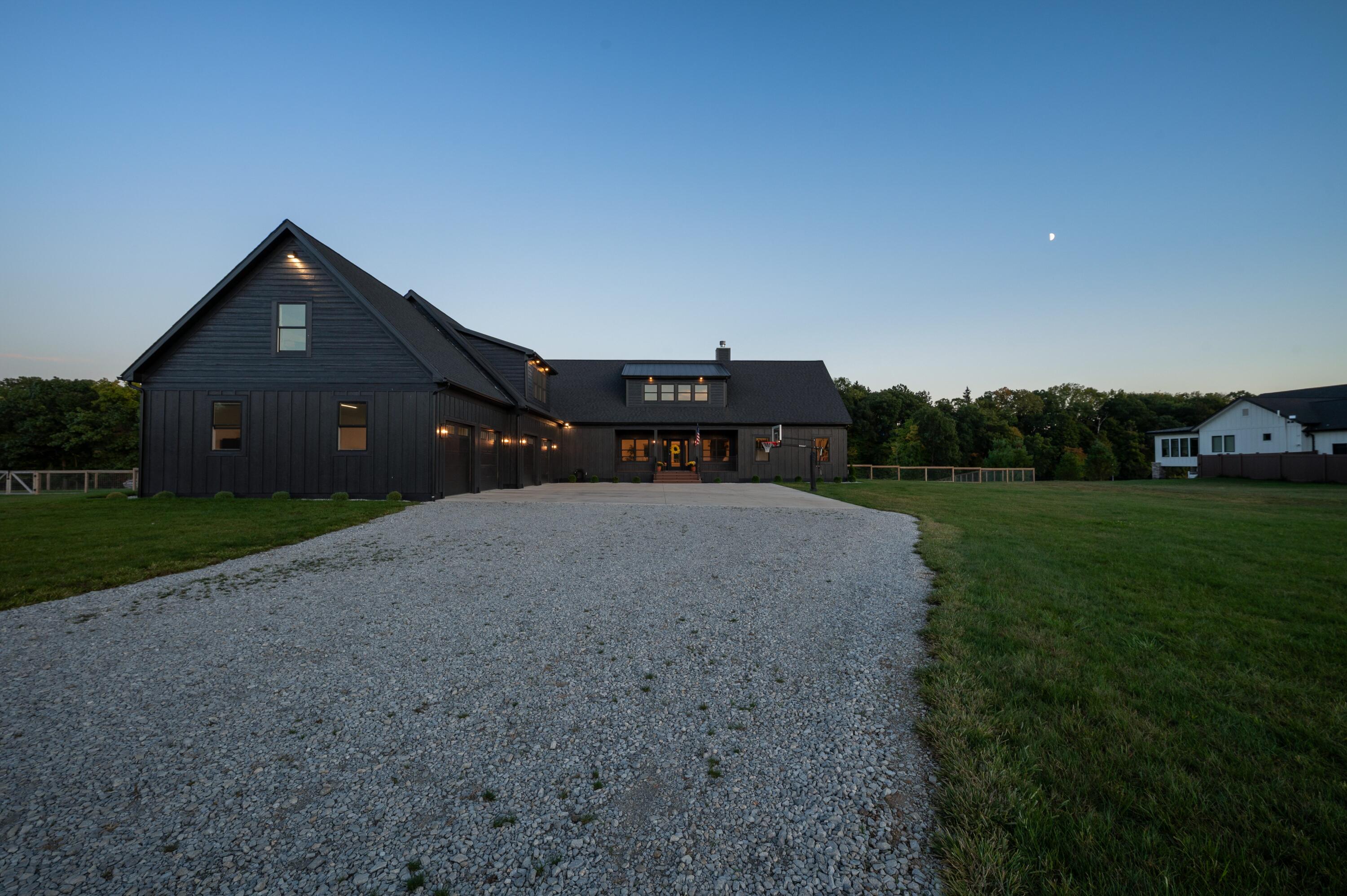 14211 Deer Path